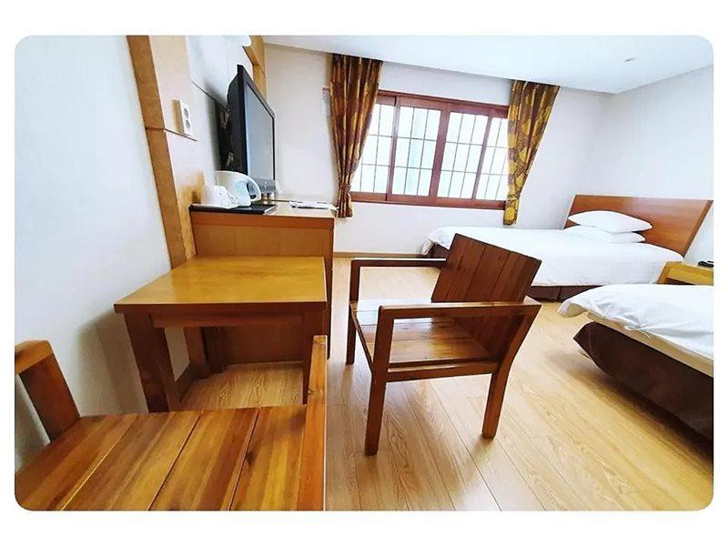 Jeju Parkside Tourist Hotel Eksteriør bilde