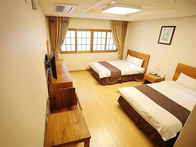 Jeju Parkside Tourist Hotel Eksteriør bilde