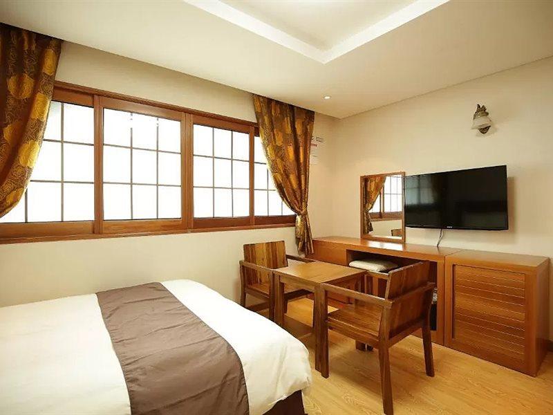 Jeju Parkside Tourist Hotel Eksteriør bilde
