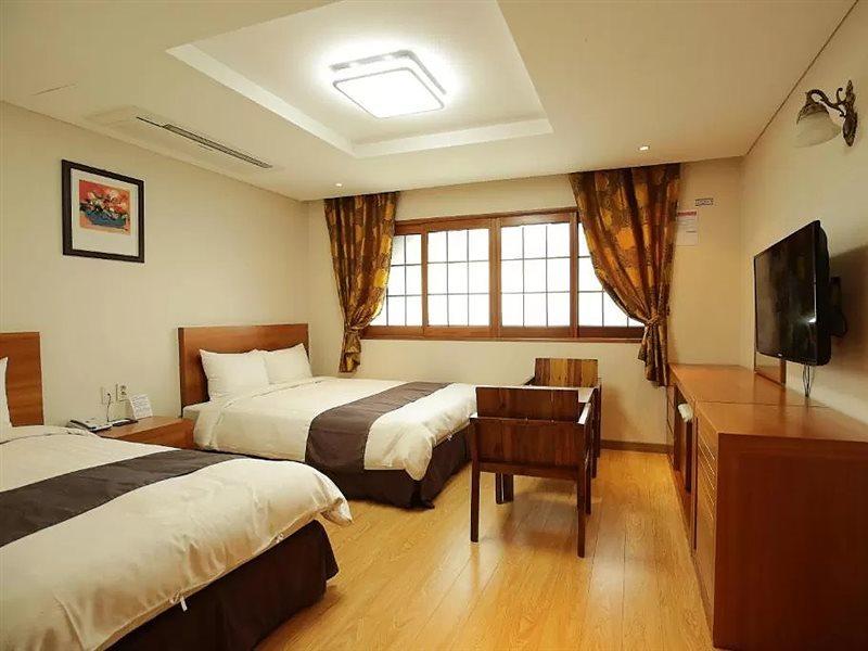 Jeju Parkside Tourist Hotel Eksteriør bilde