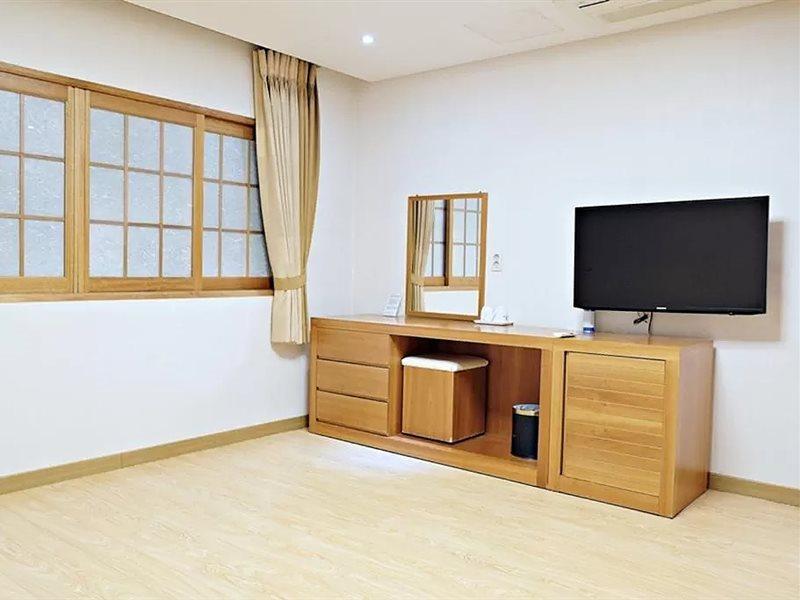 Jeju Parkside Tourist Hotel Eksteriør bilde