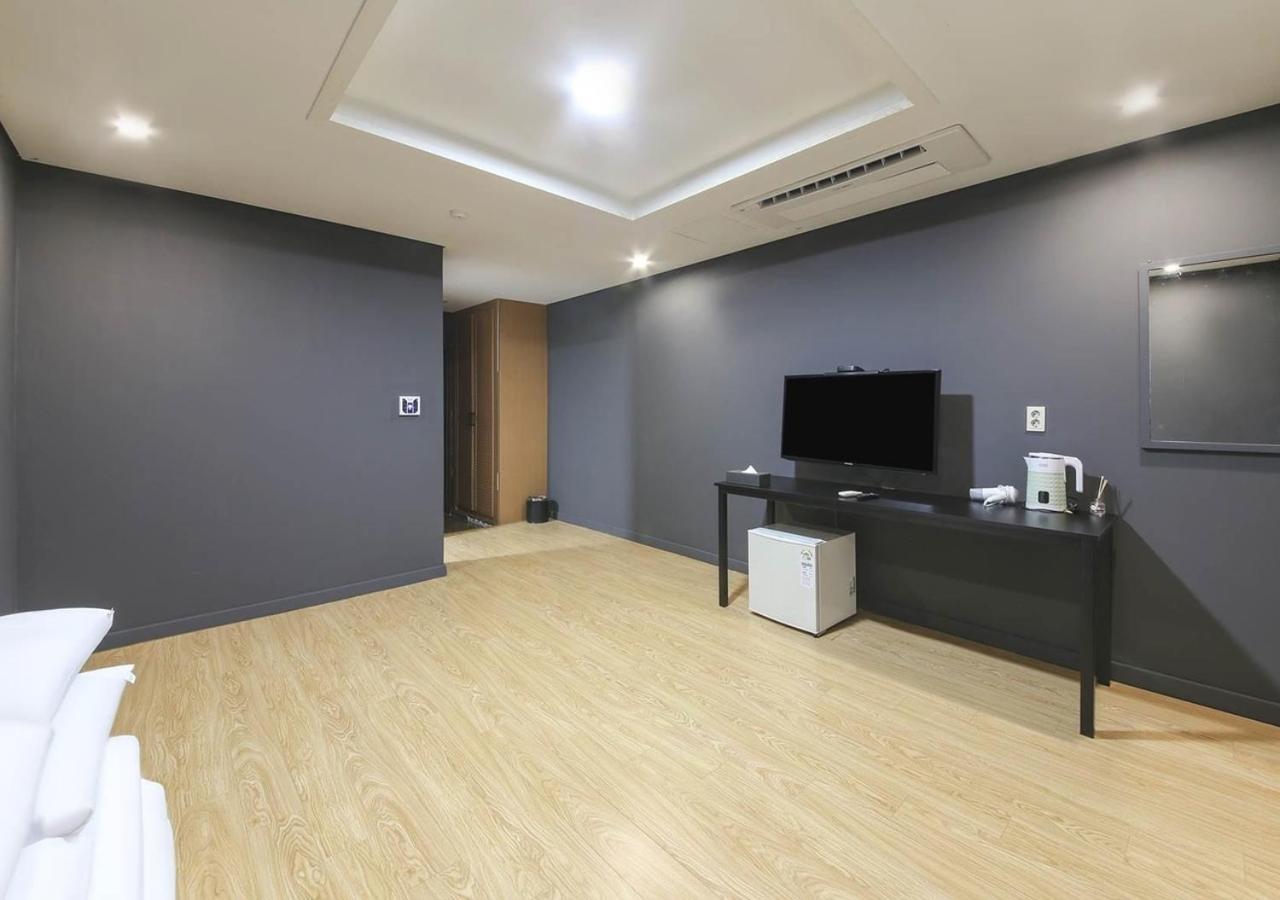 Jeju Parkside Tourist Hotel Eksteriør bilde