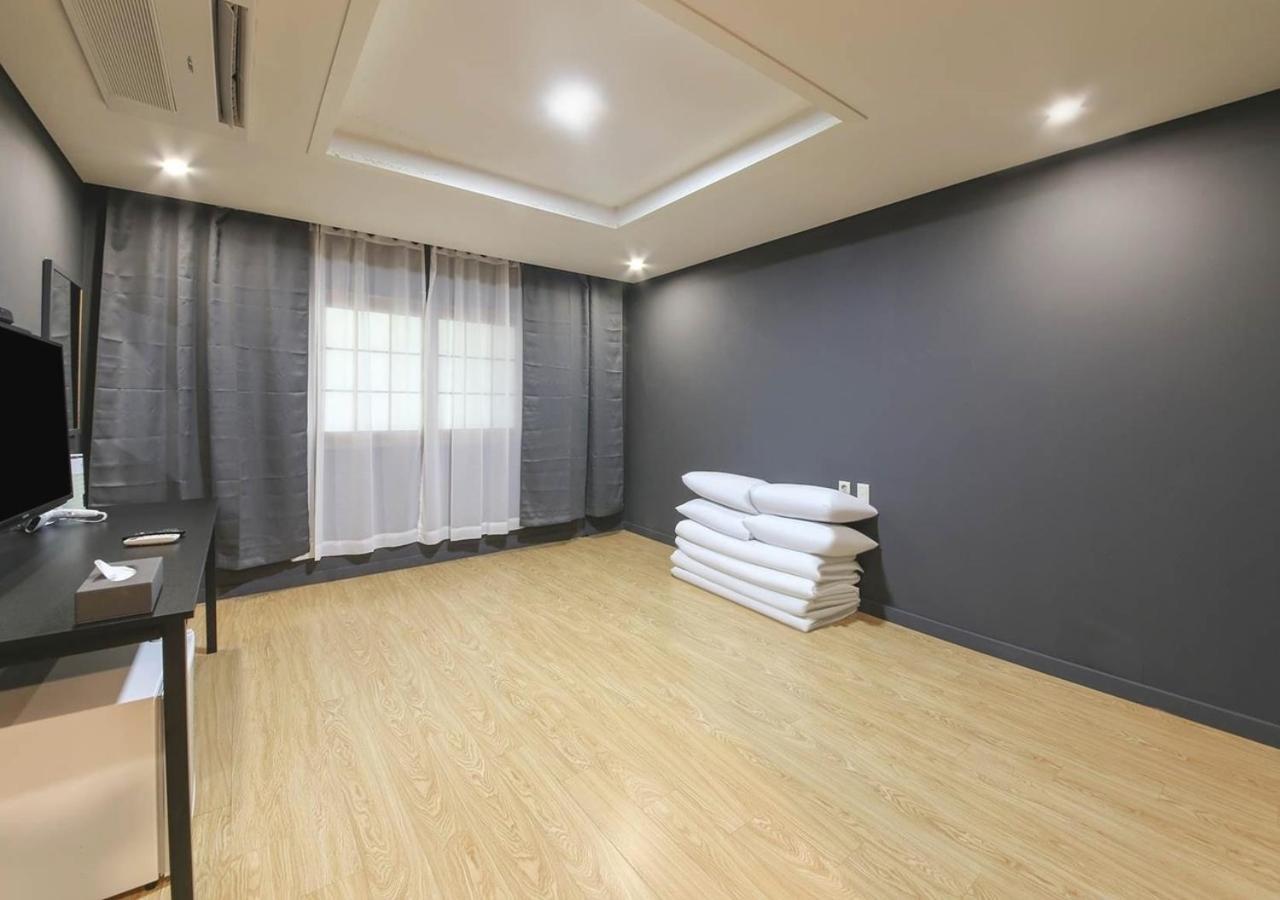 Jeju Parkside Tourist Hotel Eksteriør bilde