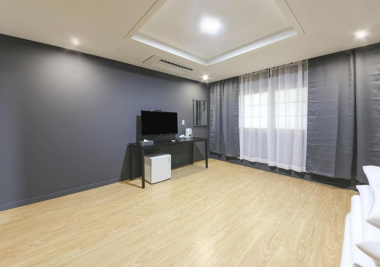 Jeju Parkside Tourist Hotel Eksteriør bilde